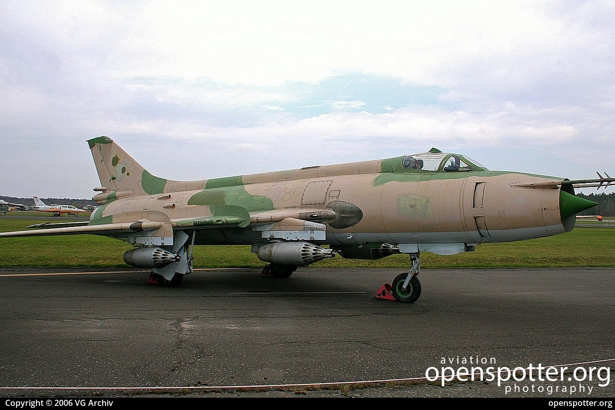 98+61 - German Air Force (Luftwaffe) Sukhoi Su-22M4 at RAF Gatow (GWW/EDBG) taken by VG Archiv | openspotter.org | ID: 69368
