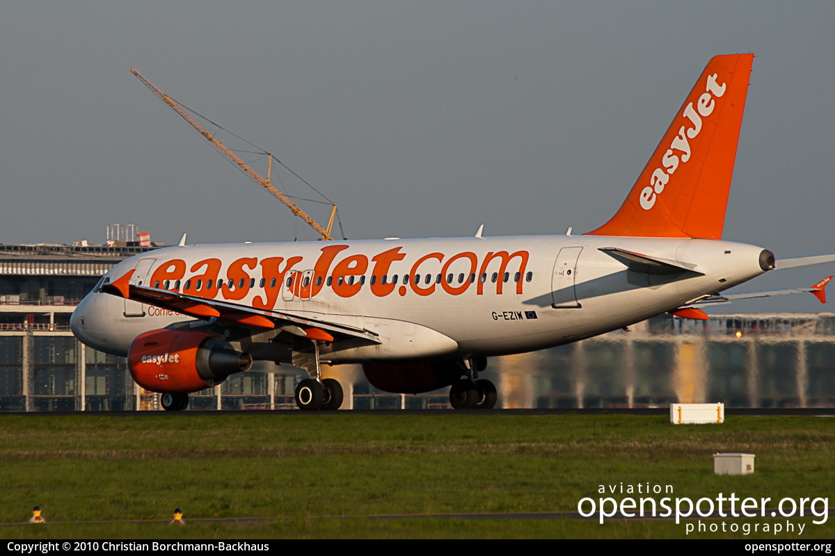 G-EZIW - easyJet Airbus A319-111 at Berlin-Schönefeld International Airport (SXF/EDDB) taken by Christian Borchmann-Backhaus | openspotter.org | ID: 3
