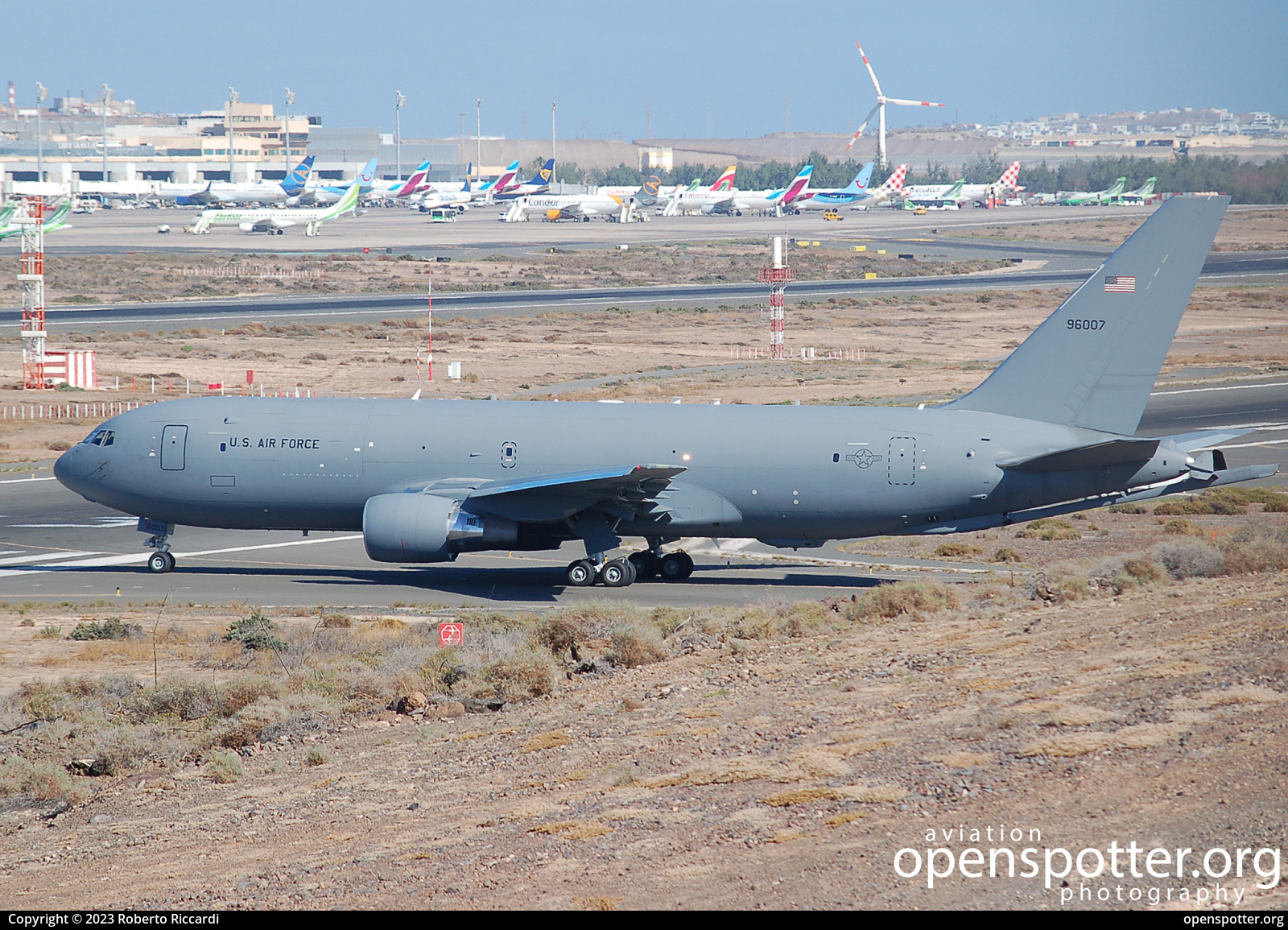 19-46007 - US Airforce (USAF) Boeing KC-46A Pegasus at Gran Canaria International Airport (LPA/GCLP) taken by Roberto Riccardi | openspotter.org | ID: 88863