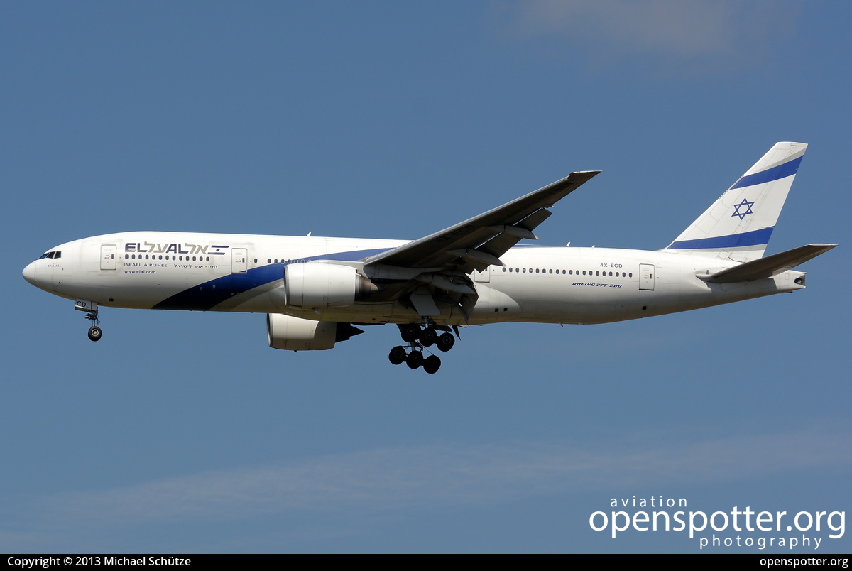 4X-ECD - El Al Israel Airlines Boeing 777-258(ER) at London Heathrow Airport (LHR/EGLL) taken by Michael Schütze | openspotter.org | ID: 7099