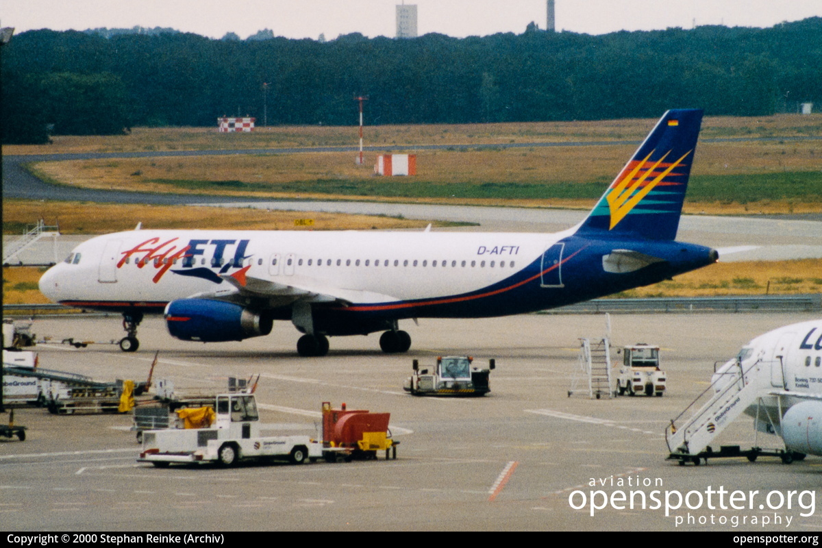 D-AFTI - Fly FTI Airbus A320-231 at Berlin-Tegel Airport (TXL/EDDT) taken by Stephan Reinke (Archiv) | openspotter.org | ID: 2343
