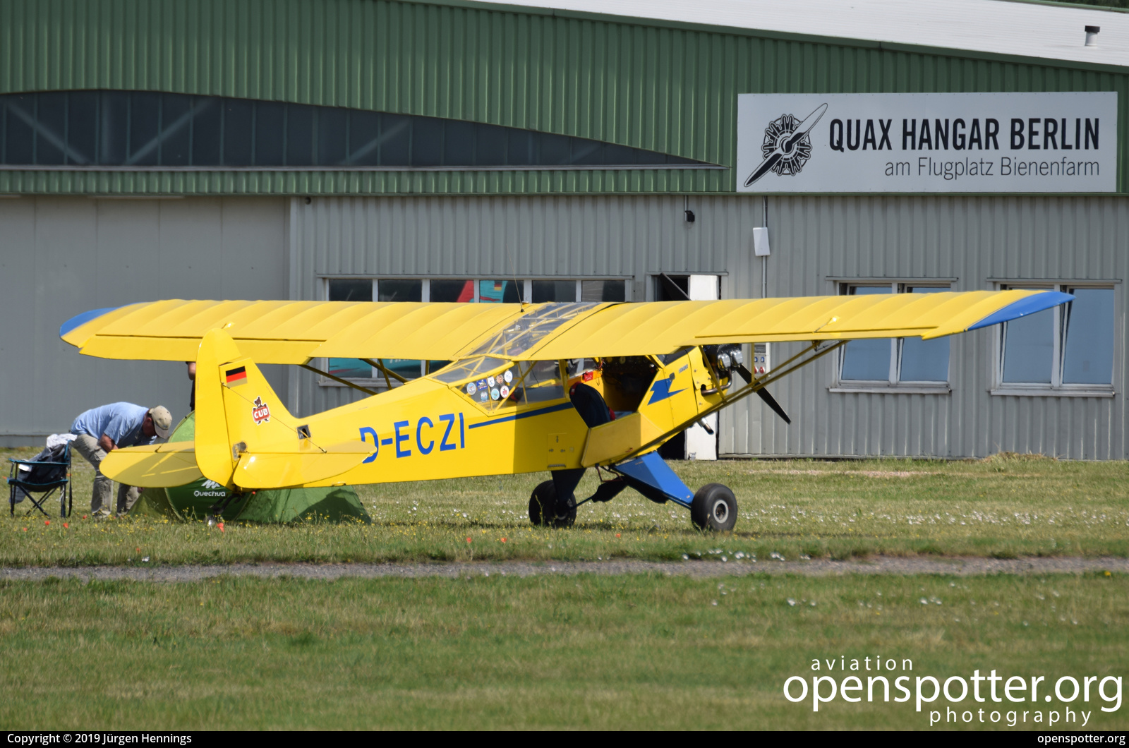 D-ECZI - Private / Untitled Piper J-3C-90 Cub at Flugplatz Bienenfarm (EDOI) taken by Jürgen Hennings | openspotter.org | ID: 62115