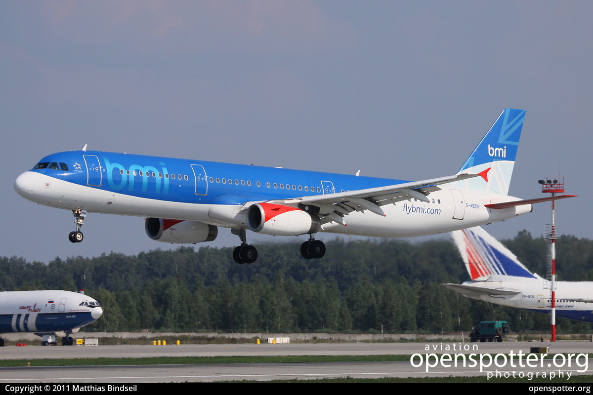 G-MEDN - British Midland Airways Airbus A321-231 at Domodedovo International Airport (DME/UUDD) taken by Matthias Bindseil | openspotter.org | ID: 2581
