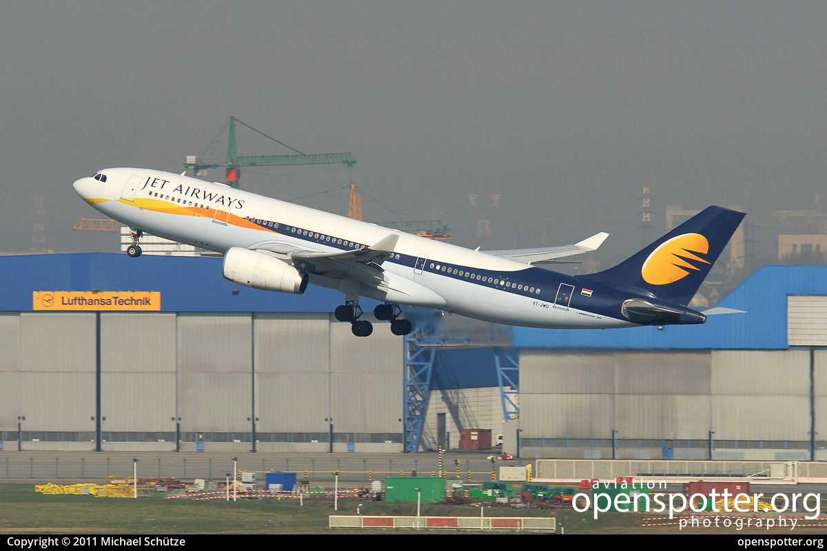 VT-JWD - Jet Airways Airbus A330-243 at Brussels Airport (Zaventem Airport) (BRU/EBBR) taken by Michael Schütze | openspotter.org | ID: 10089