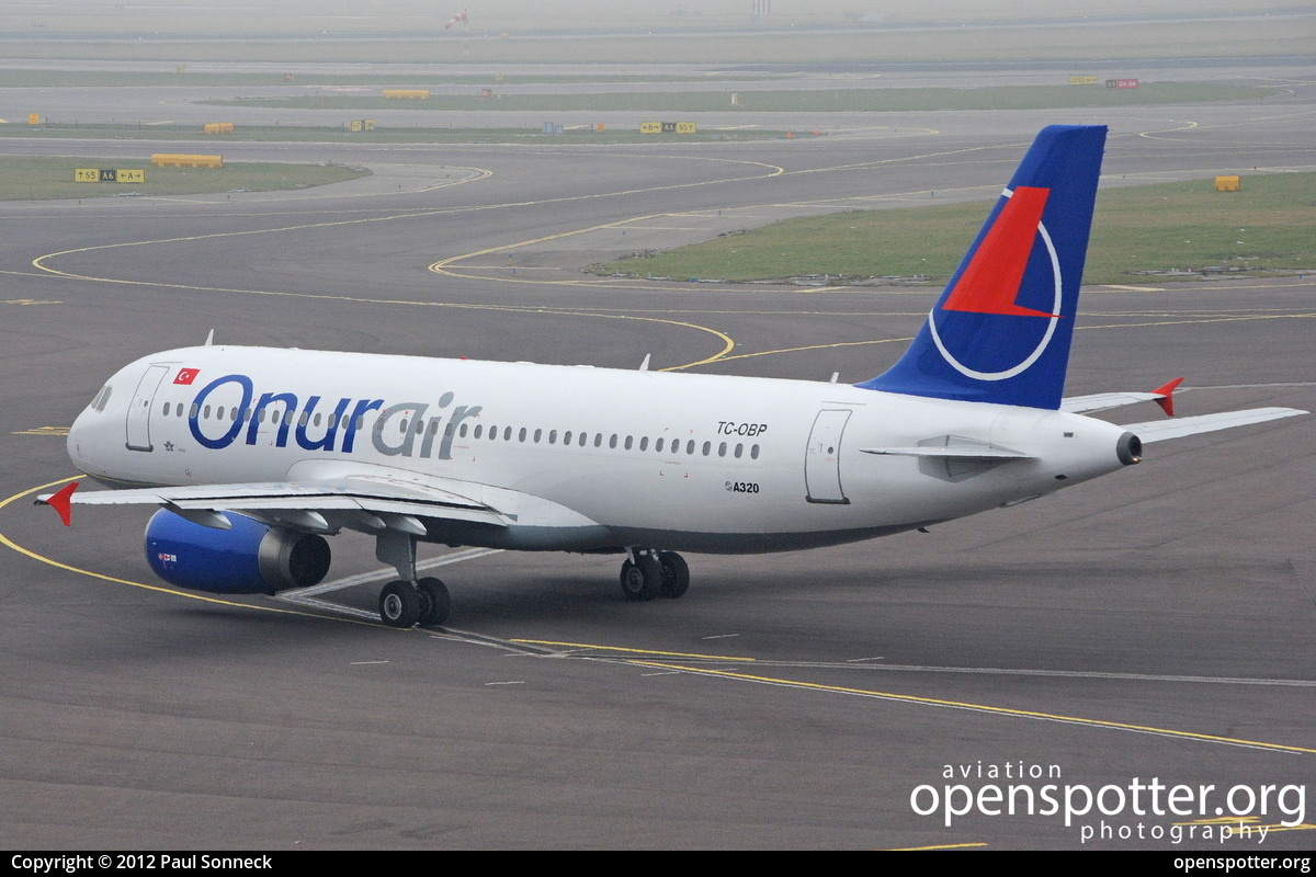 TC-OBP - Onur Air Airbus A320-232 at Schiphol Airport (AMS/EHAM) taken by Paul Sonneck | openspotter.org | ID: 2542