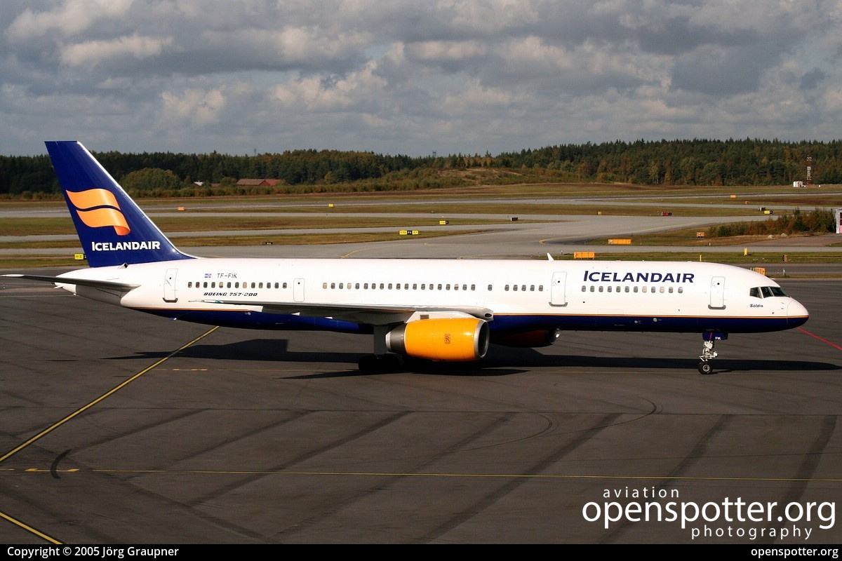 TF-FIK - Icelandair Boeing 757-28A at Stockholm-Arlanda Airport (ARN/ESSA) taken by Jörg Graupner | openspotter.org | ID: 5015