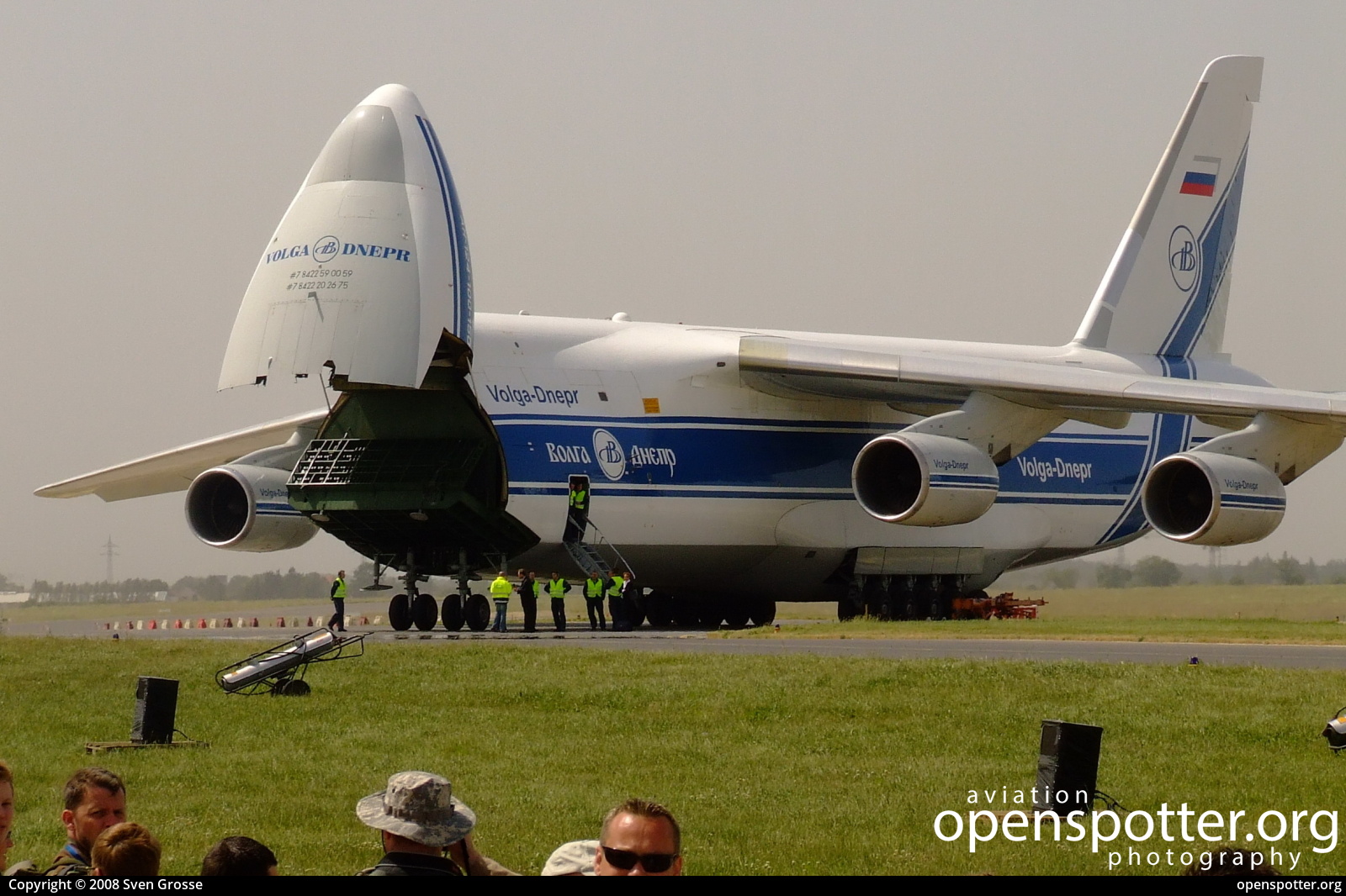 RA-82078 - Volga-Dnepr Airlines Antonov An-124-100 at Berlin-Schönefeld International Airport (SXF/EDDB) taken by Sven Grosse | openspotter.org | ID: 45855
