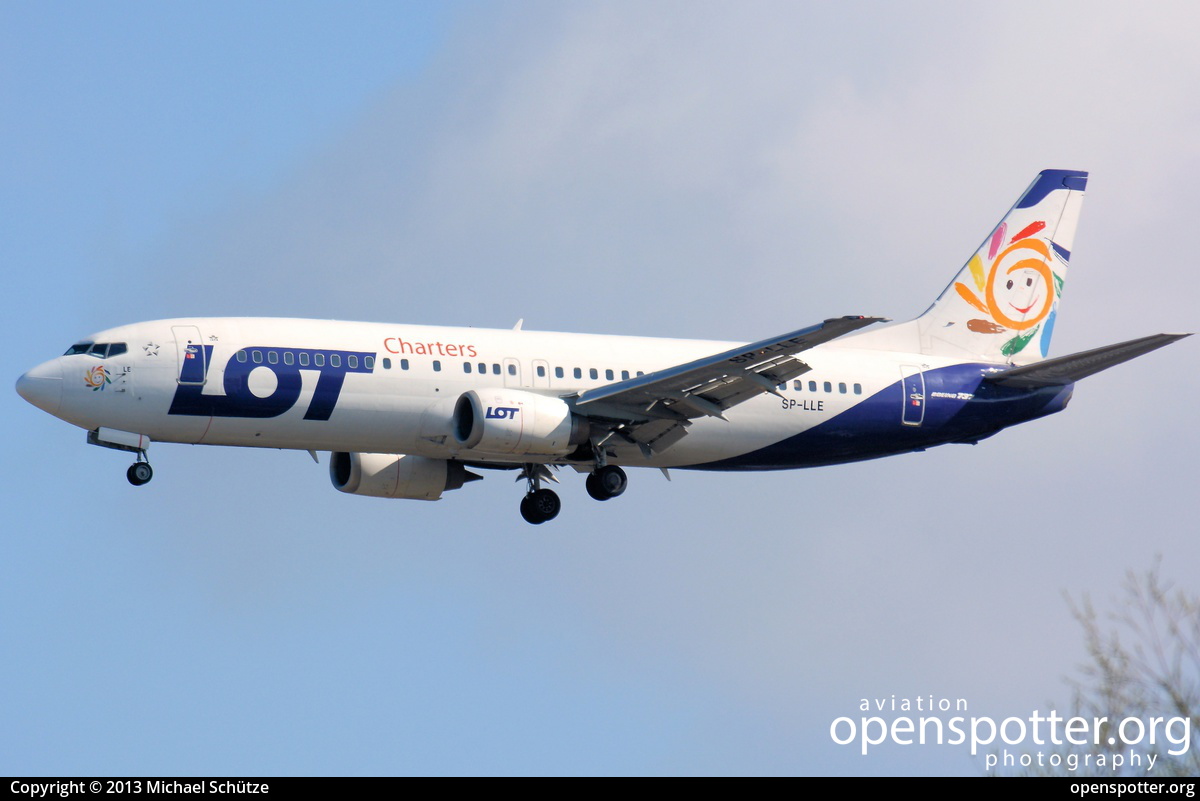 SP-LLE - LOT Polish Airlines Boeing 737-45D at London Heathrow Airport (LHR/EGLL) taken by Michael Schütze | openspotter.org | ID: 7311