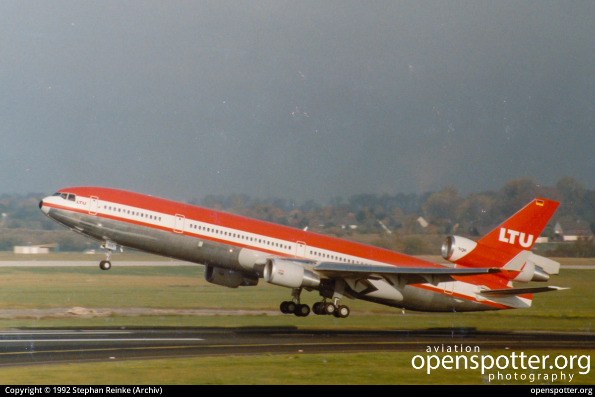 D-AERX - LTU International Airways McDonnell Douglas MD-11 at Düsseldorf International Airport (DUS/EDDL) taken by Stephan Reinke (Archiv) | openspotter.org | ID: 51553
