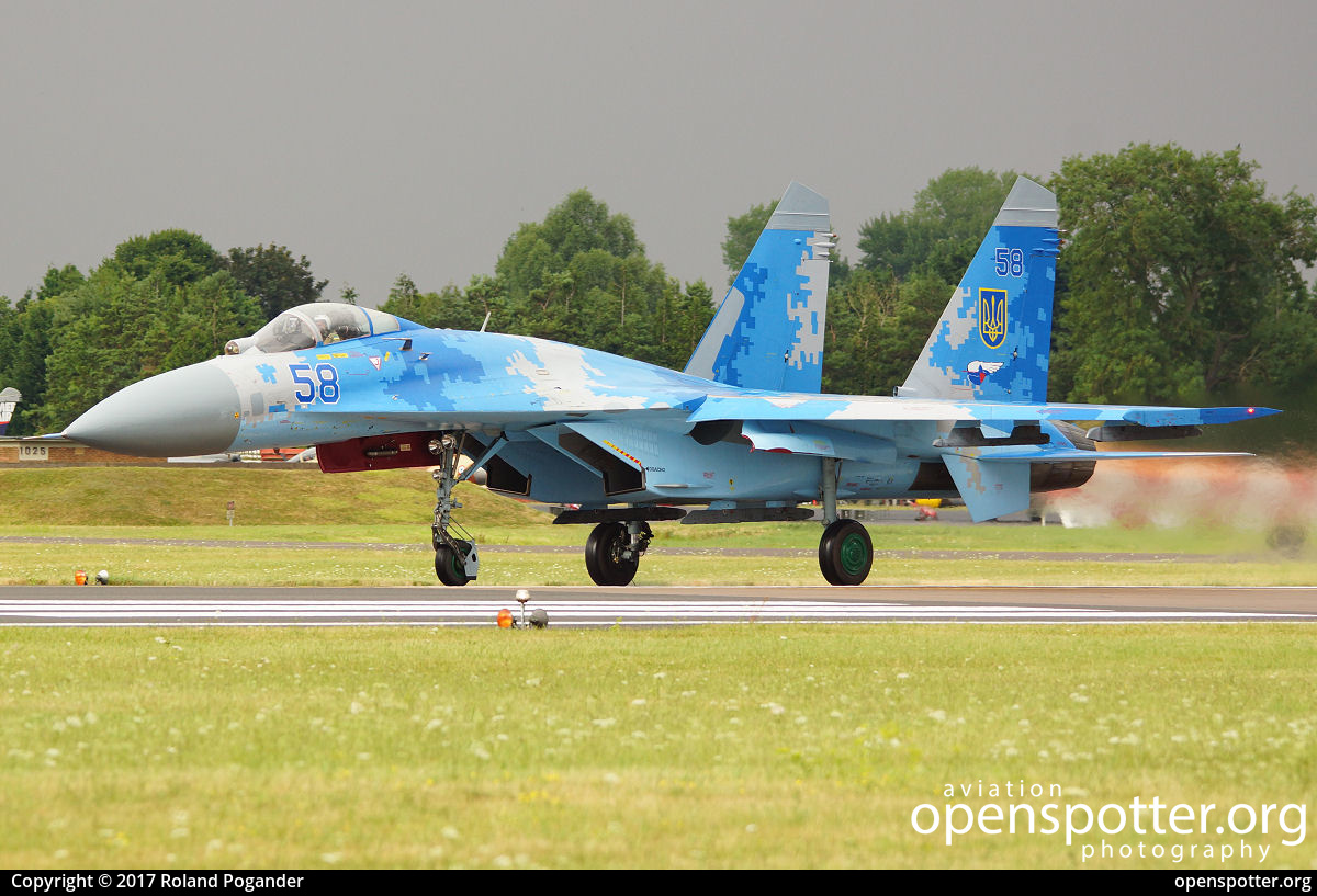 58 BLUE - Ukraine Air Force Sukhoi Su-27B Flanker at RAF Fairford (FFD/EGVA) taken by Roland Pogander | openspotter.org | ID: 49293
