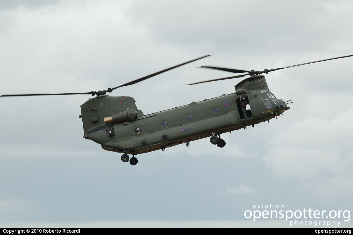 ZD574 - Royal Air Force Boeing Chinook HC2 at RAF Fairford (FFD/EGVA) taken by Roberto Riccardi | openspotter.org | ID: 3164