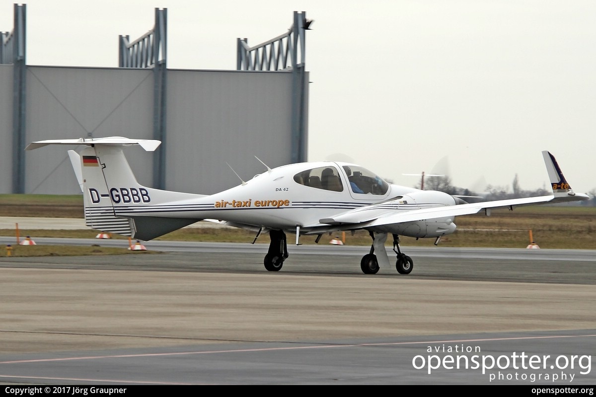 D-GBBB - Private / Untitled Diamond DA-42 Twin Star at Braunschweig-Wolfsburg Regional Airport (BWE/EDVE) taken by Jörg Graupner | openspotter.org | ID: 39138