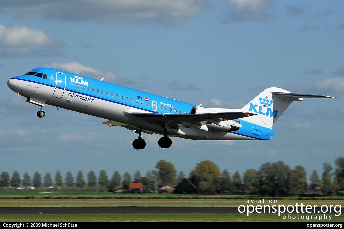 PH-JCH - KLM Cityhopper Fokker F70 at Schiphol Airport (AMS/EHAM) taken by Michael Schütze | openspotter.org | ID: 12088