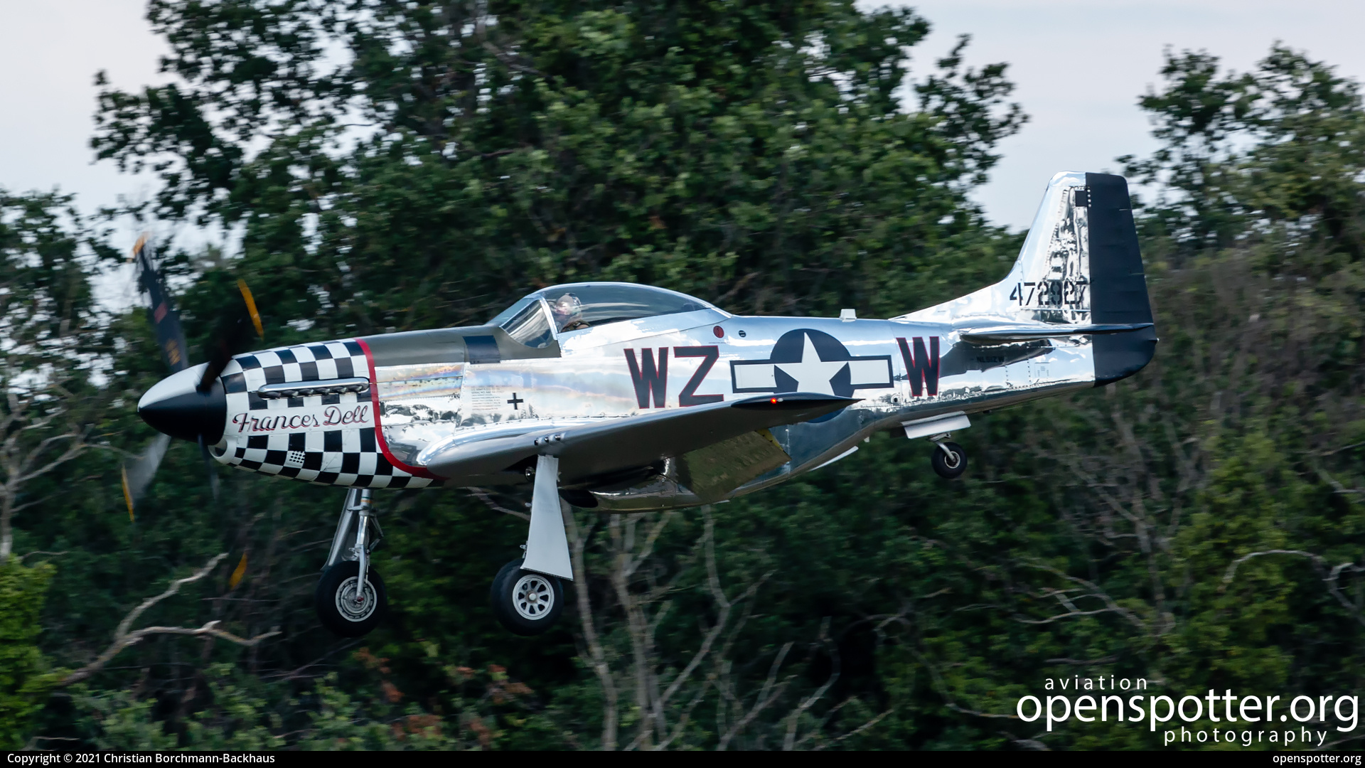 NL51ZW - Private / Untitled North American P-51D Mustang at Flugplatz Bienenfarm (EDOI) taken by Christian Borchmann-Backhaus | openspotter.org | ID: 86532