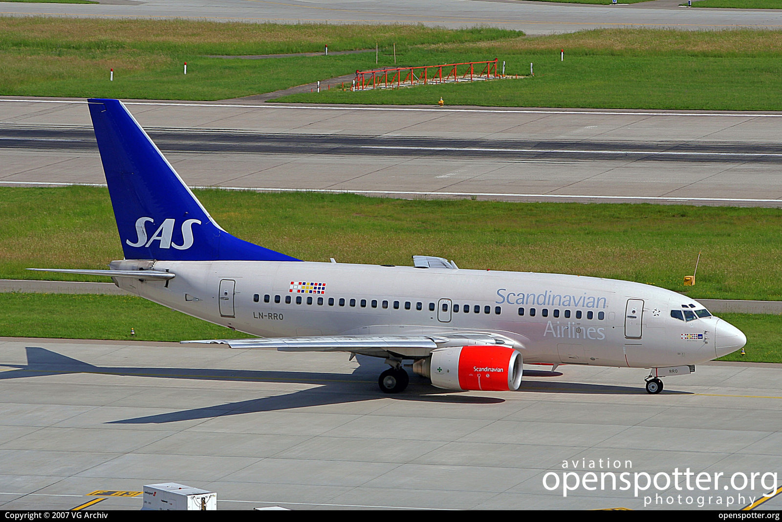 LN-RRO - Scandinavian Airlines Boeing 737-683 at Zurich International Airport (ZRH/LSZH) taken by VG Archiv | openspotter.org | ID: 69454