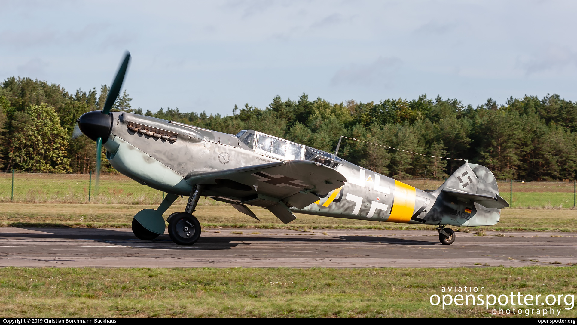 D-FMGZ - Private / Untitled Messerschmitt Bf-109 G12 at Heringsdorf Airport (HDF/EDAH) taken by Christian Borchmann-Backhaus | openspotter.org | ID: 65894