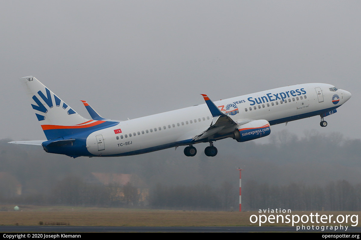TC-SEJ - SunExpress Boeing 737-8HC(WL) at Saarbrücken Airport (SCN/EDDR) taken by Joseph Klemann | openspotter.org | ID: 66841