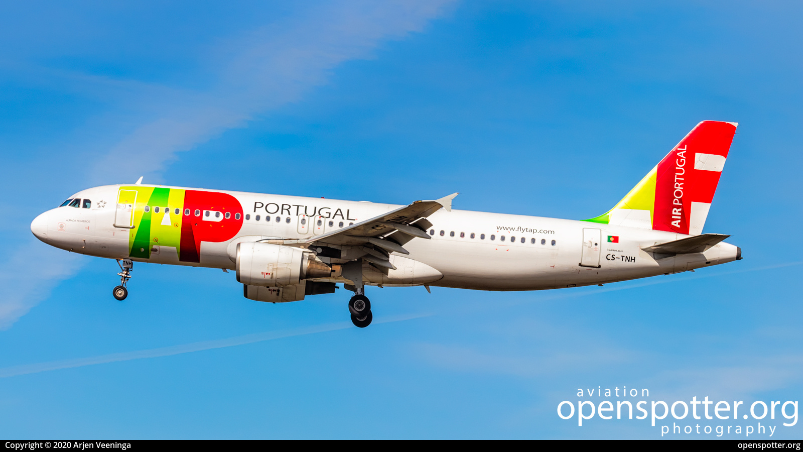 CS-TNH - TAP - Air Portugal Airbus A320-214 at Frankfurt International Airport (FRA/EDDF) taken by Arjen Veeninga | openspotter.org | ID: 90061