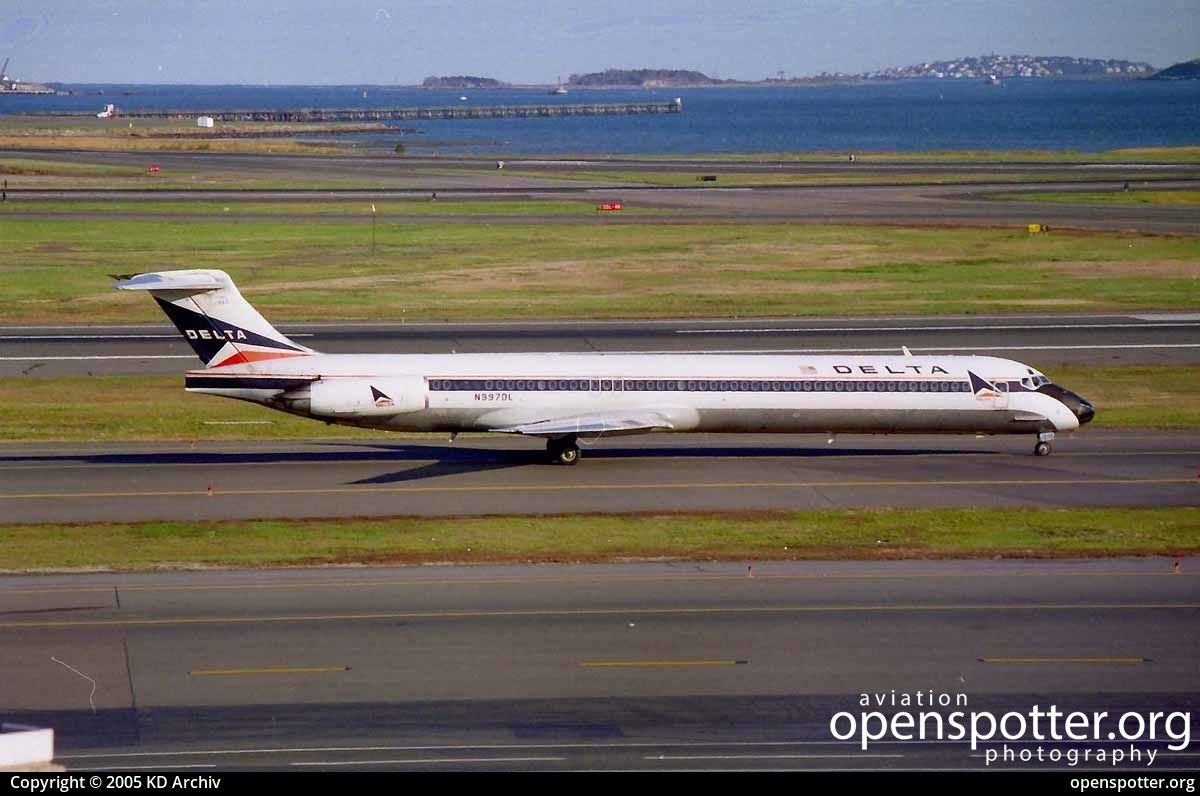 N997DL - Delta Air Lines McDonnell Douglas MD-88 at Logan International Airport (BOS/KBOS) taken by KD Archiv | openspotter.org | ID: 61343