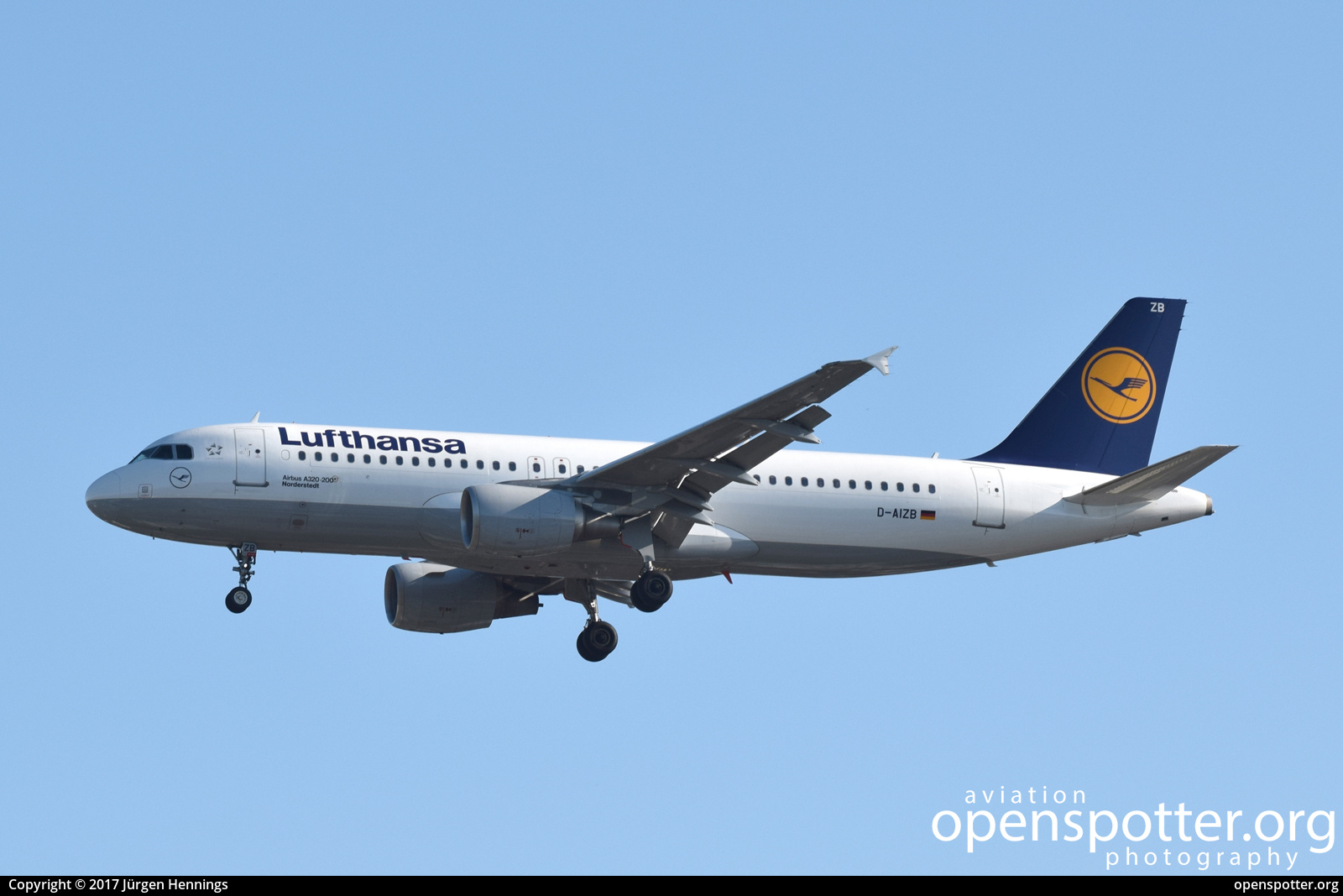 D-AIZB - Lufthansa Airbus A320-214 at Berlin-Tegel Airport (TXL/EDDT) taken by Jürgen Hennings | openspotter.org | ID: 44055