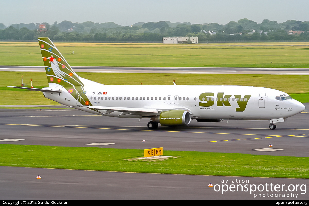 TC-SKM - Sky Airlines Boeing 737-49R at Düsseldorf International Airport (DUS/EDDL) taken by Guido Klöckner | openspotter.org | ID: 3922