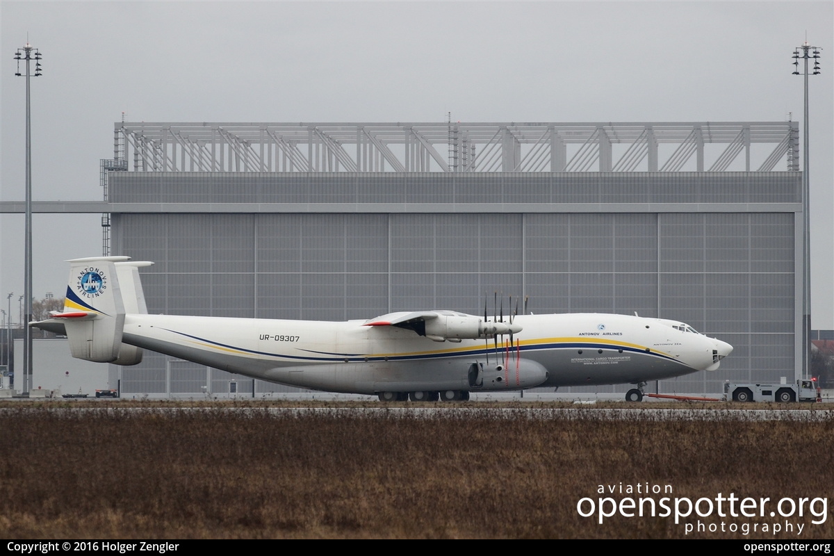 UR-09307 - Antonov Airlines (Antonov Design Bureau) Antonov An-22A at Leipzig/Halle Airport (LEJ/EDDP) taken by Holger Zengler | openspotter.org | ID: 35923
