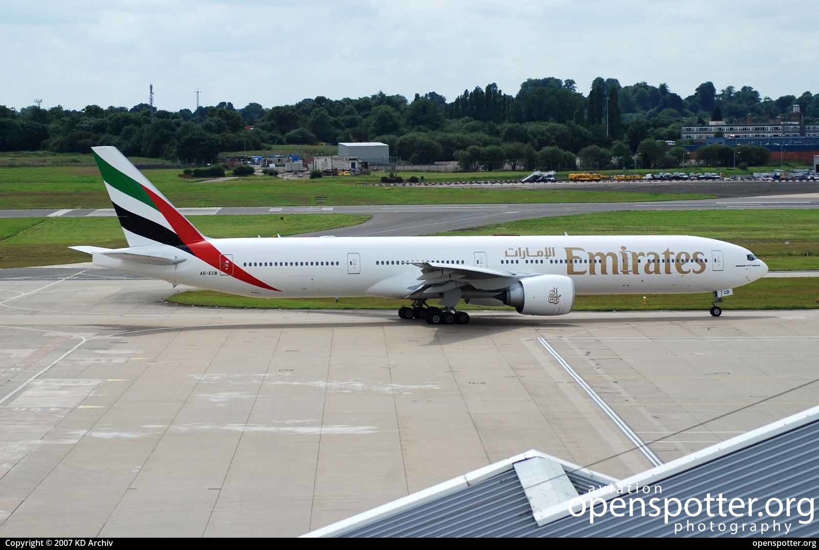 A6-ECB - Emirates Boeing 777-31H(ER) at Birmingham International Airport (BHX/EGBB) taken by KD Archiv | openspotter.org | ID: 60930