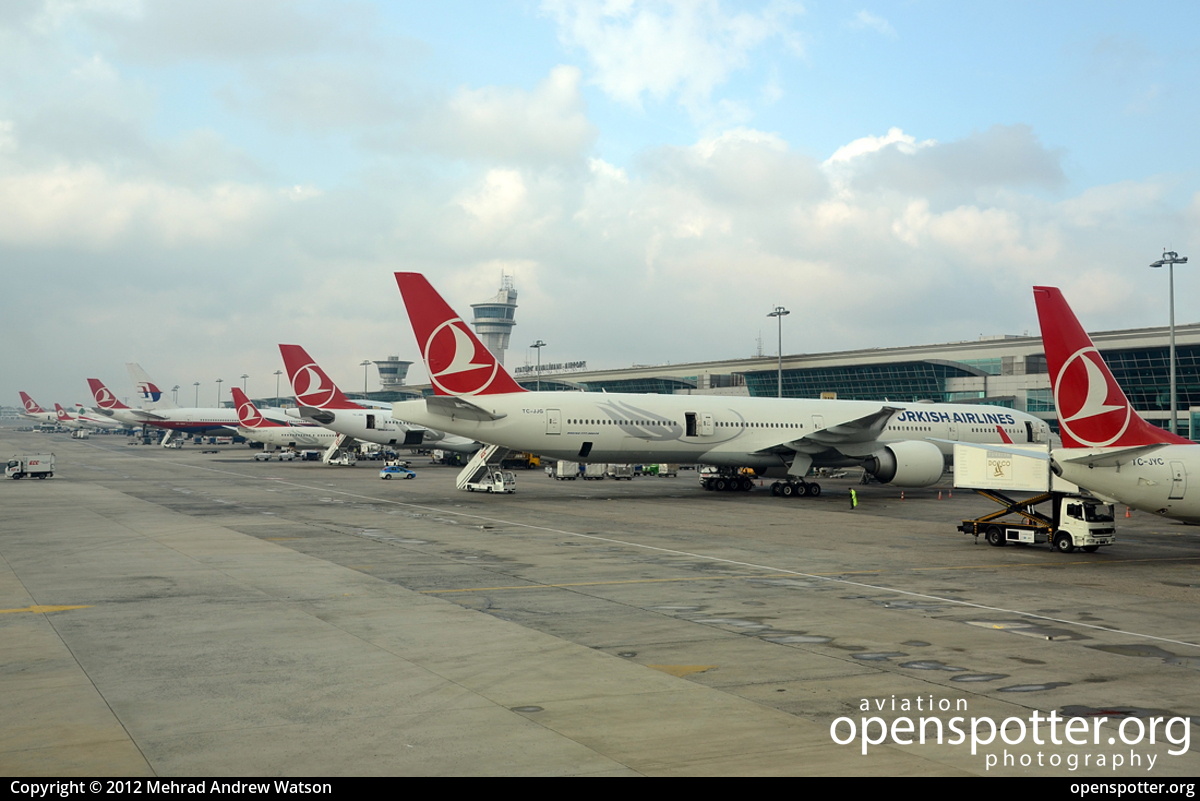 TC-JJG - Turkish Airlines Boeing 777-3F2(ER) at Atatürk International Airport (Yesilköy International) (IST/LTBA) taken by Mehrad Andrew Watson | openspotter.org | ID: 5038