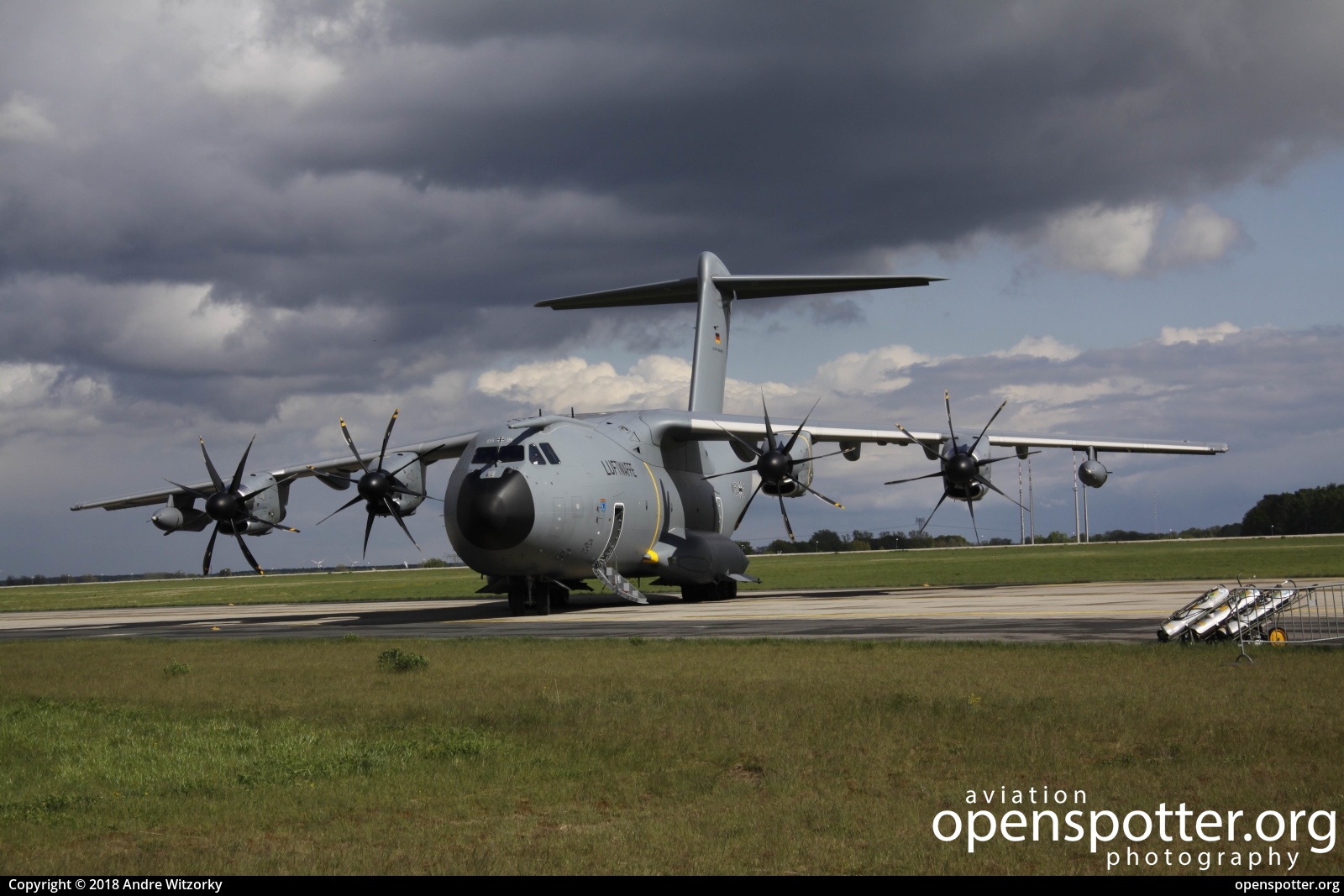 54+11 - German Air Force (Luftwaffe) Airbus A400M at Berlin-Schönefeld International Airport (SXF/EDDB) taken by Andre Witzorky | openspotter.org | ID: 53611