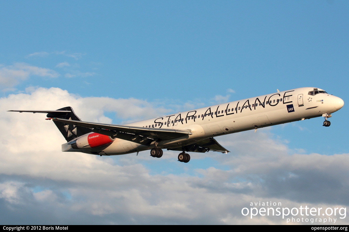 OY-KHE - Scandinavian Airlines McDonnell Douglas MD-82 at Berlin-Tegel Airport (TXL/EDDT) taken by Boris Motel | openspotter.org | ID: 3595