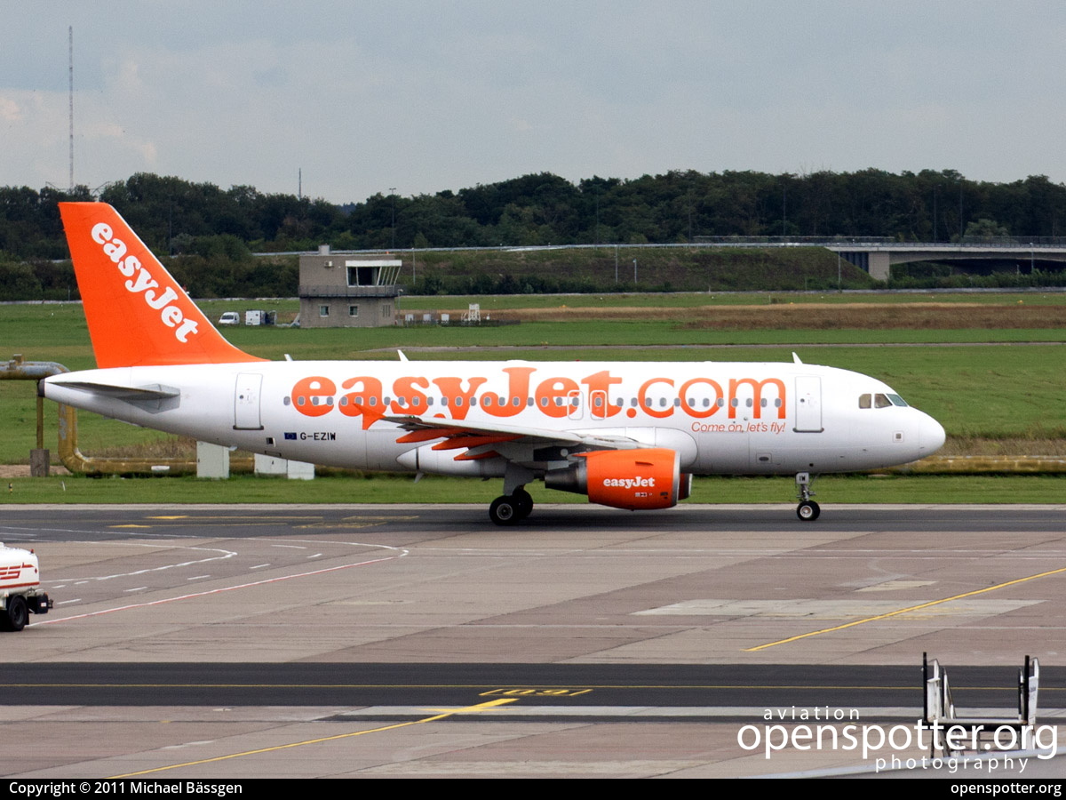 G-EZIW - easyJet Airbus A319-111 at Berlin-Schönefeld International Airport (SXF/EDDB) taken by Michael Bässgen | openspotter.org | ID: 1577