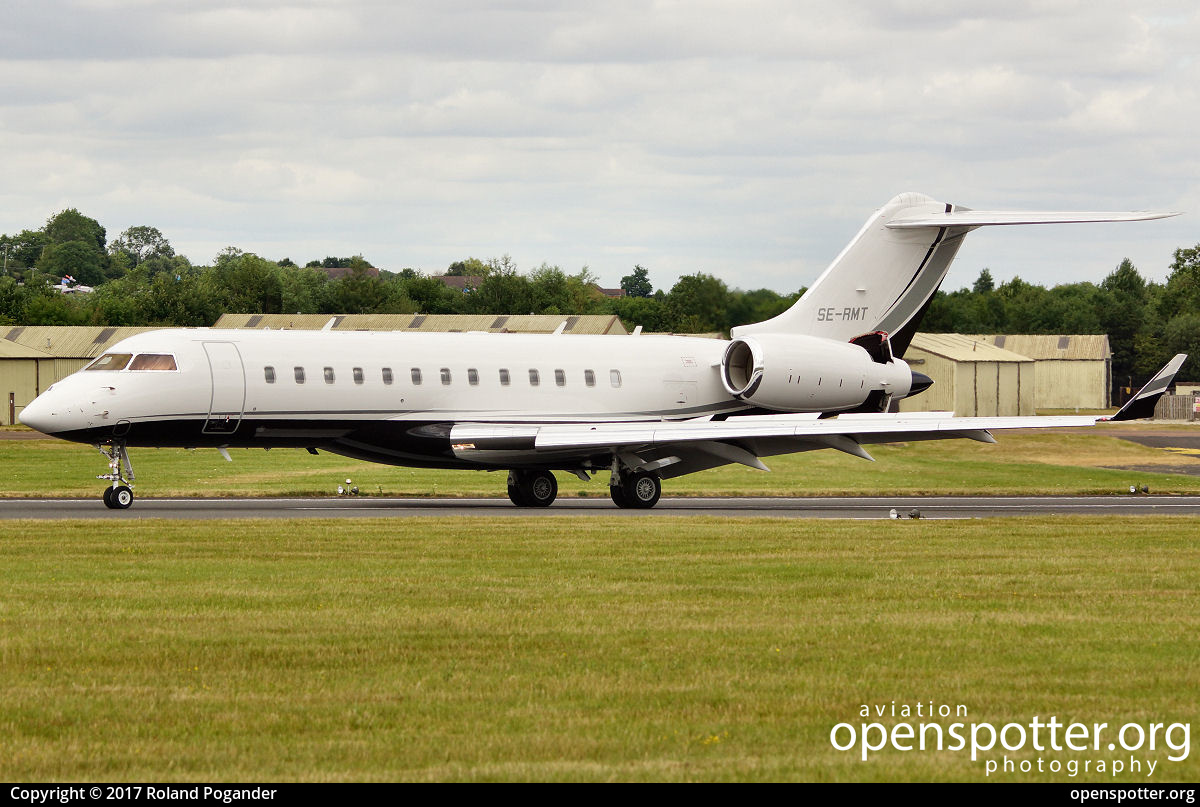 SE-RMT - Private / Untitled Bombardier BD-700-1A10 Global 6000 at RAF Fairford (FFD/EGVA) taken by Roland Pogander | openspotter.org | ID: 48516