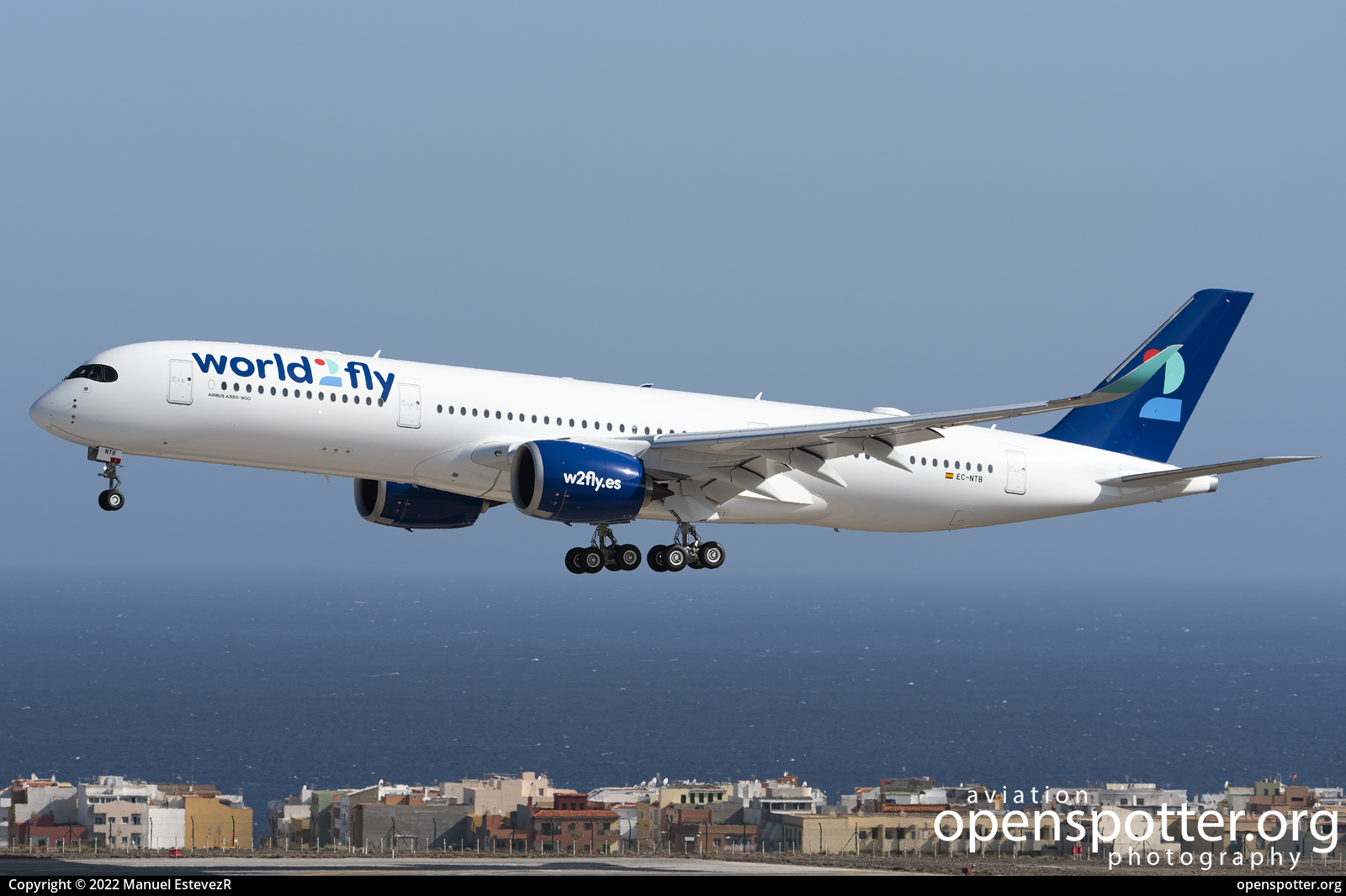 EC-NTB - world2fly Airbus A350-941 at Tenerife South Airport (Reina Sofia Airport) (TFS/GCTS) taken by Manuel EstevezR | openspotter.org | ID: 79605