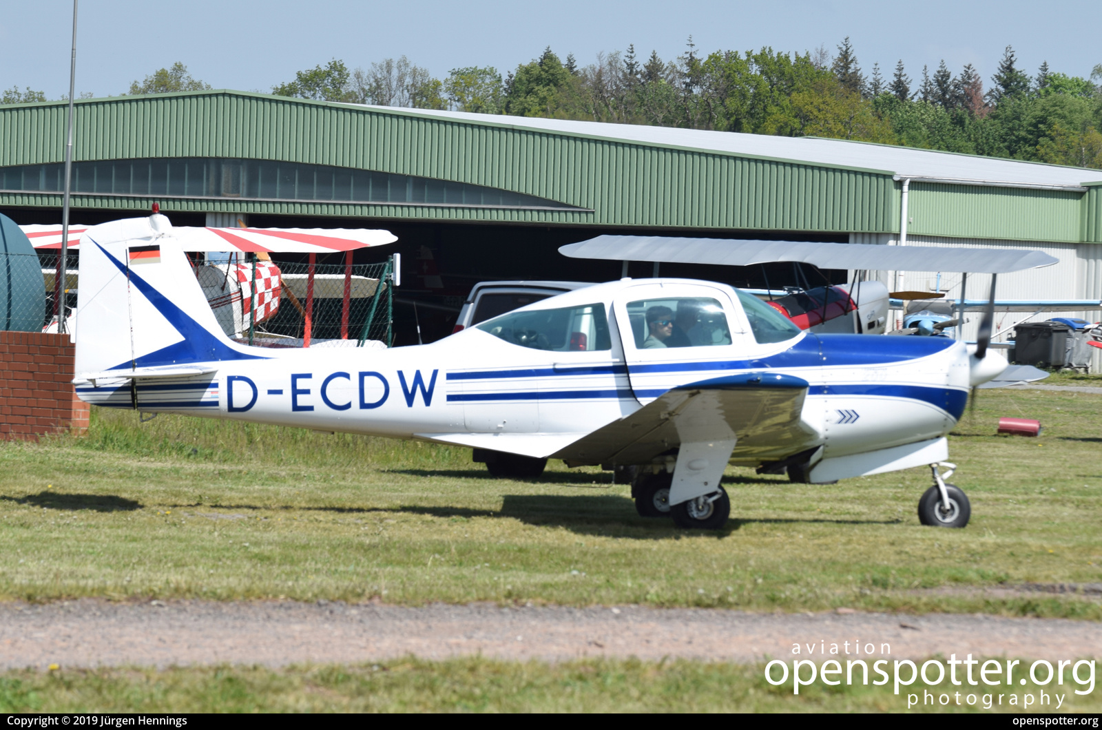 D-ECDW - Private / Untitled Aero Commander 200D at Flugplatz Bienenfarm (EDOI) taken by Jürgen Hennings | openspotter.org | ID: 63960