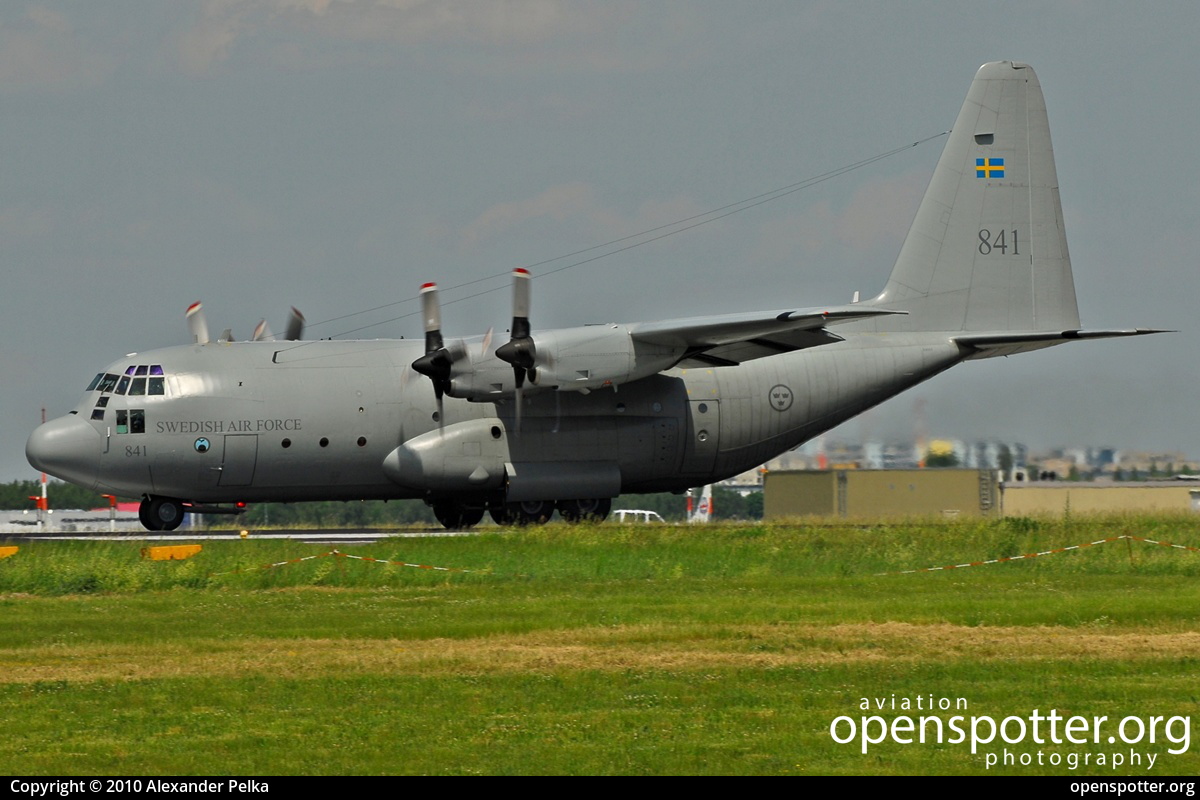 84001 - Sweden - Air Force Lockheed C-130H  Hercules at Berlin-Schönefeld International Airport (SXF/EDDB) taken by Alexander Pelka | openspotter.org | ID: 20584