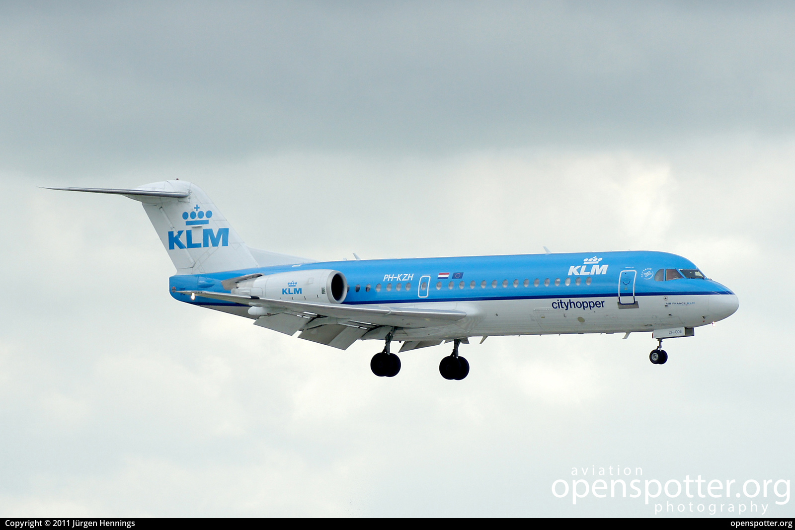 PH-KZH - KLM Cityhopper Fokker F70 at Schiphol Airport (AMS/EHAM) taken by Jürgen Hennings | openspotter.org | ID: 40920