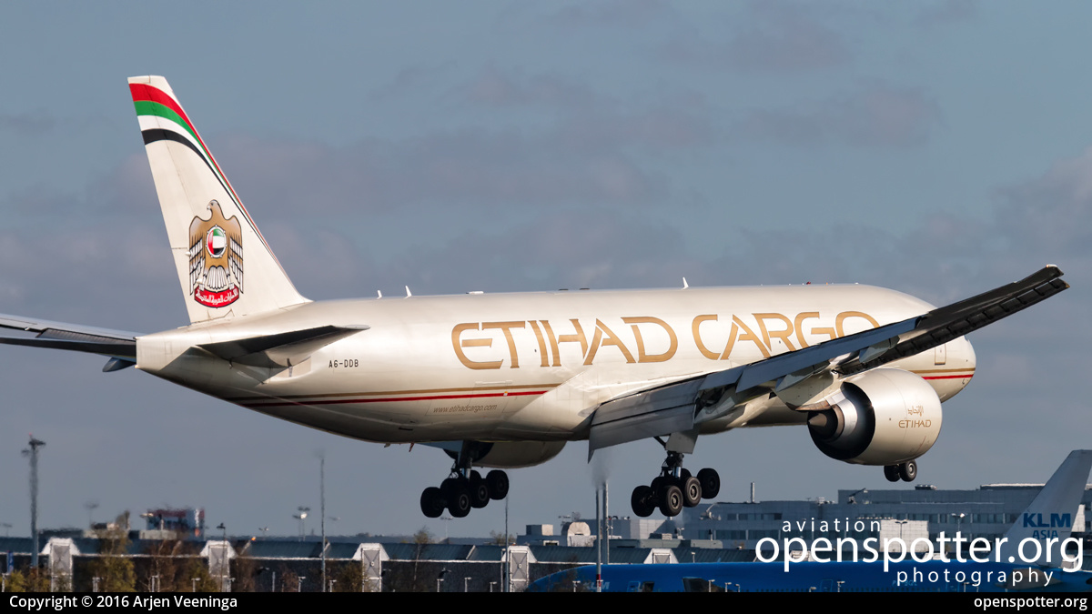 A6-DDB - Etihad Airways Boeing 777-FFX at Schiphol Airport (AMS/EHAM) taken by Arjen Veeninga | openspotter.org | ID: 38583