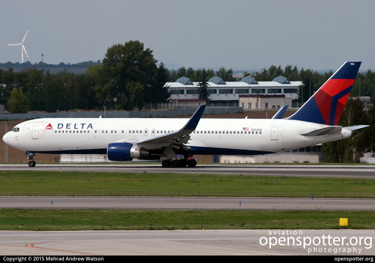 N193DN - Delta Air Lines Boeing 767-332(ER)(WL) at Ruzyne International Airport (PRG/LKPR) taken by Mehrad Andrew Watson | openspotter.org | ID: 24396