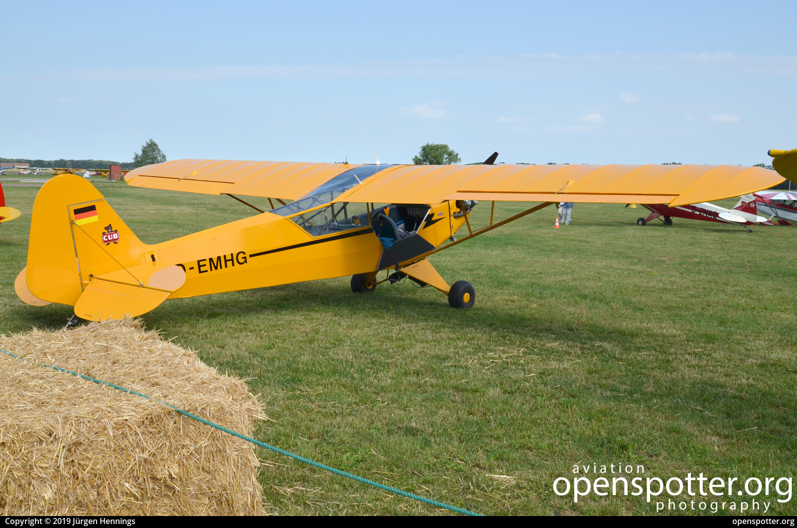 D-EMHG - Private / Untitled Piper J-3C-90 Cub at Flugplatz Bienenfarm (EDOI) taken by Jürgen Hennings | openspotter.org | ID: 62097