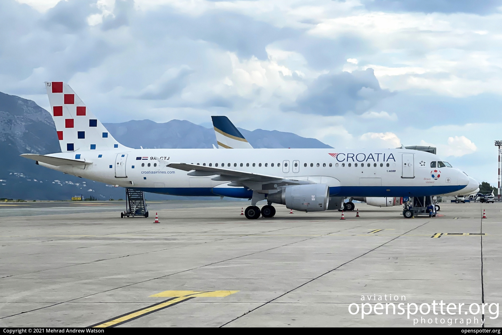 9A-CTJ - Croatia Airlines Airbus A320-214 at Dubrovnik Airport (DBV/LDDU) taken by Mehrad Andrew Watson | openspotter.org | ID: 74537