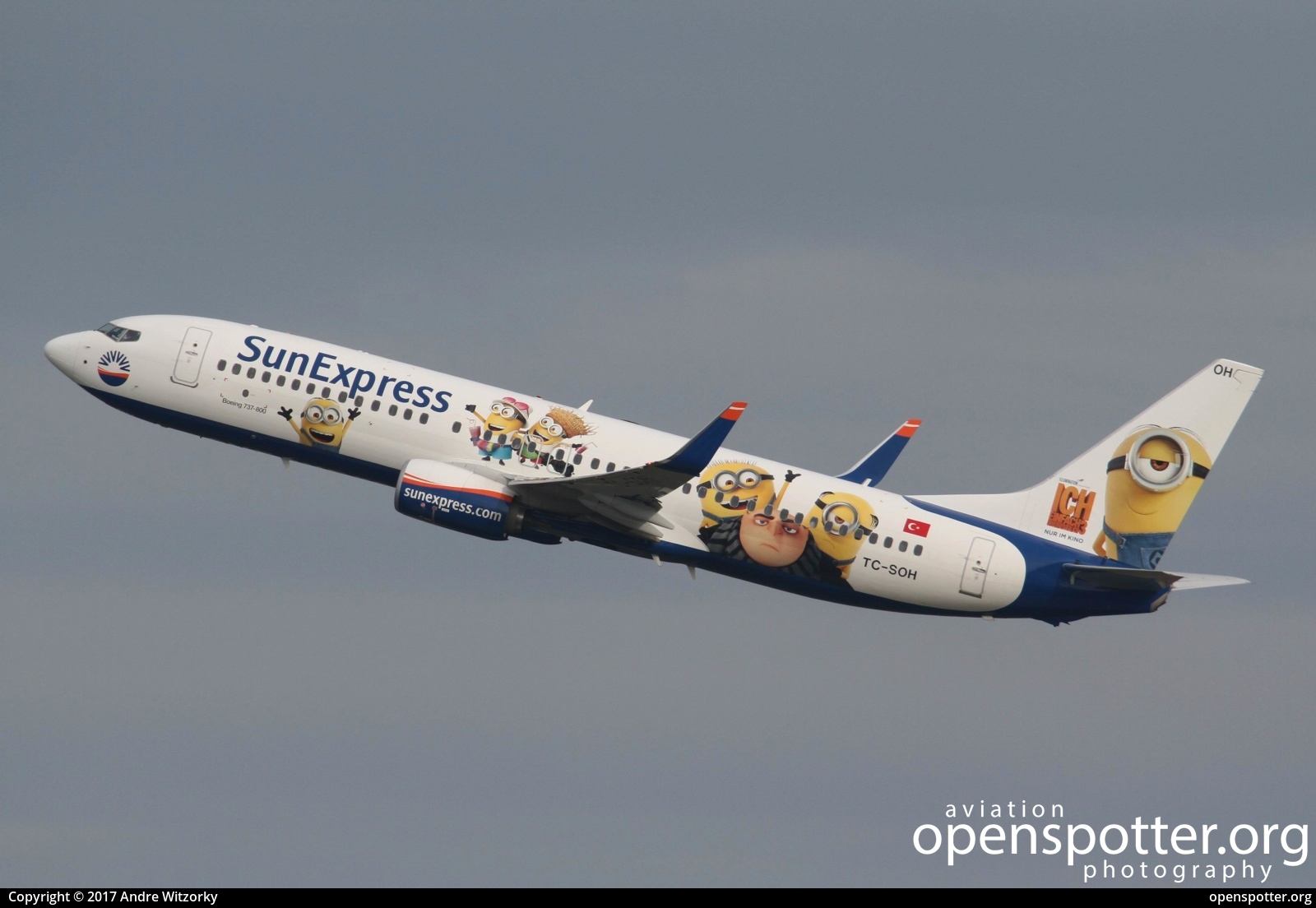 TC-SOH - SunExpress Boeing 737-8HC(WL) at Leipzig/Halle Airport (LEJ/EDDP) taken by Andre Witzorky | openspotter.org | ID: 53543