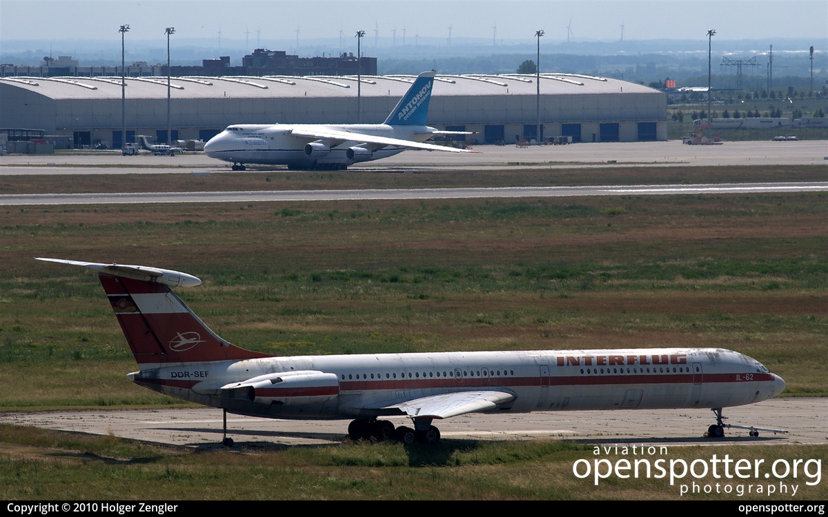 DDR-SEF - Interflug Ilyushin Il-62 at Leipzig/Halle Airport (LEJ/EDDP) taken by Holger Zengler | openspotter.org | ID: 12907