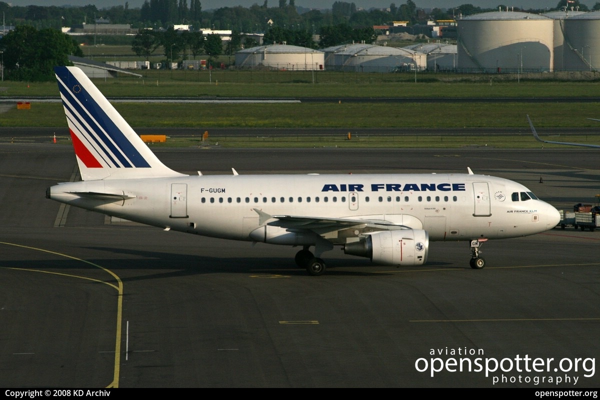 F-GUGM - Air France Airbus A318-111 at Schiphol Airport (AMS/EHAM) taken by KD Archiv | openspotter.org | ID: 63132