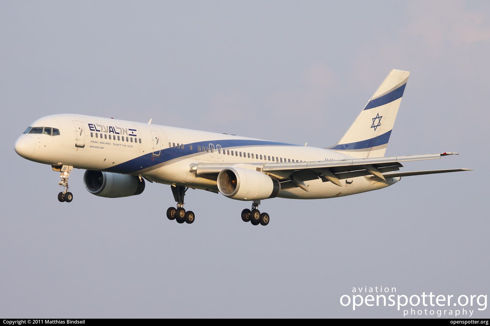 4X-EBU - El Al Israel Airlines Boeing 757-258 at Domodedovo International Airport (DME/UUDD) taken by Matthias Bindseil | openspotter.org | ID: 38253