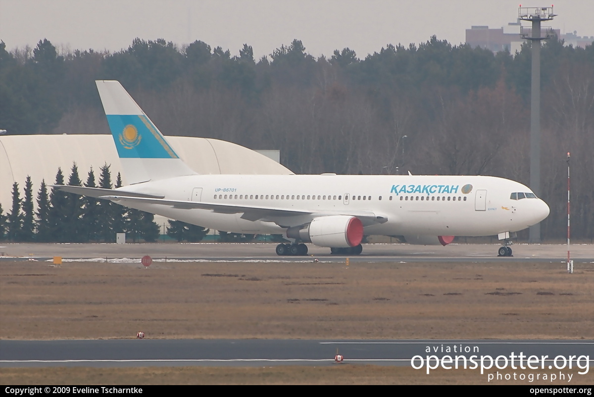 UP-B6701 - Kazakhstan - Government Boeing 767-2DXER at Berlin-Tegel Airport (TXL/EDDT) taken by Eveline Tscharntke | openspotter.org | ID: 1102