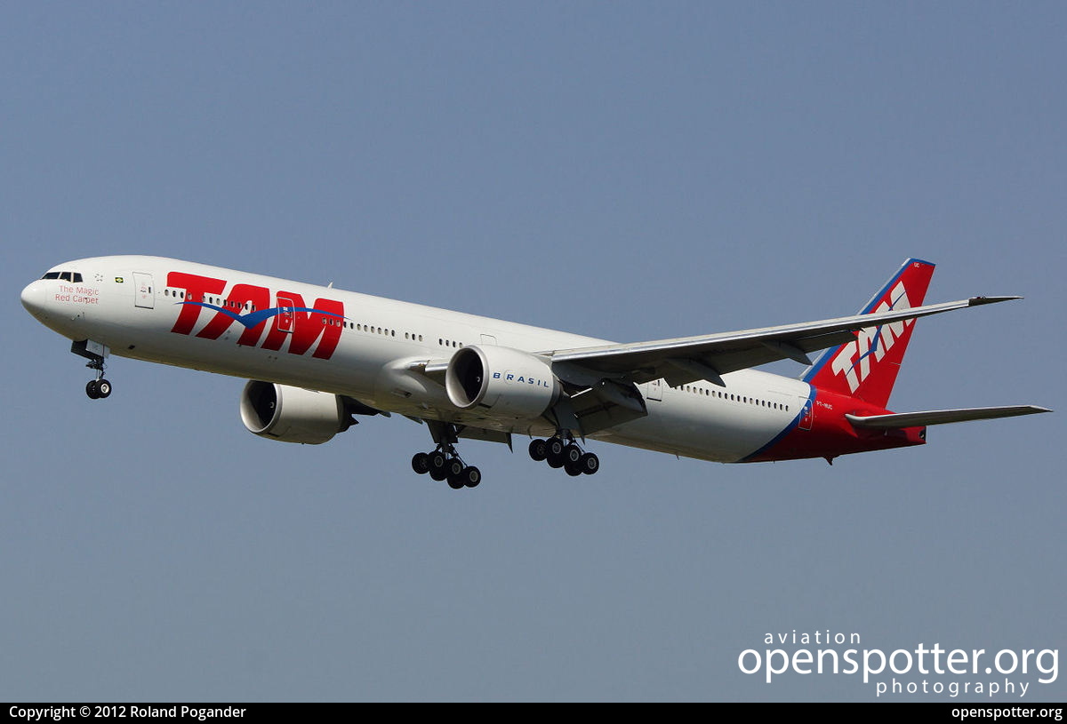PT-MUC - TAM Linhas Aéreas Boeing 777-32W(ER) at Frankfurt International Airport (FRA/EDDF) taken by Roland Pogander | openspotter.org | ID: 4640