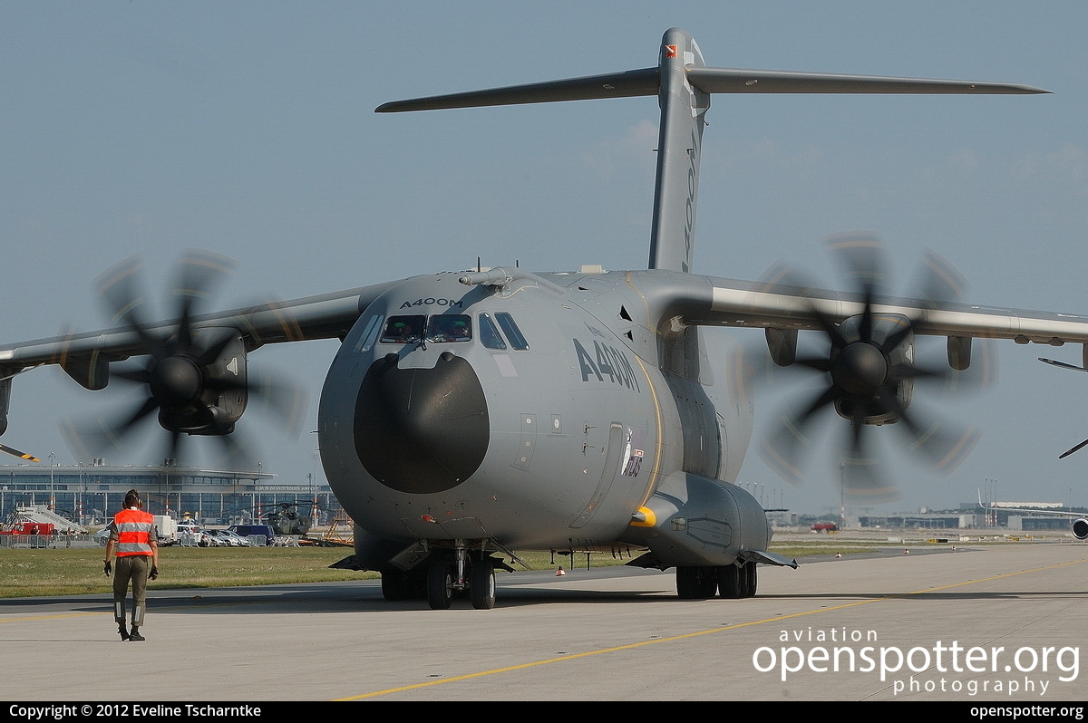 EC-404 - Airbus Military Airbus A400M at Berlin-Schönefeld International Airport (SXF/EDDB) taken by Eveline Tscharntke | openspotter.org | ID: 4259