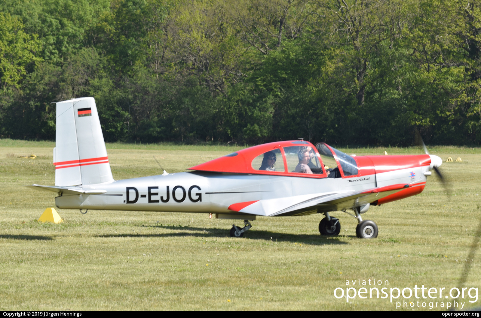 D-EJOG - Private / Untitled Orlican L-40 Meta-Sokol at Flugplatz Bienenfarm (EDOI) taken by Jürgen Hennings | openspotter.org | ID: 61272