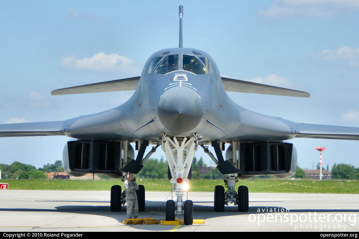 86-0097 - US Airforce (USAF) Rockwell B-1B Lancer at Berlin-Schönefeld International Airport (SXF/EDDB) taken by Roland Pogander | openspotter.org | ID: 2804