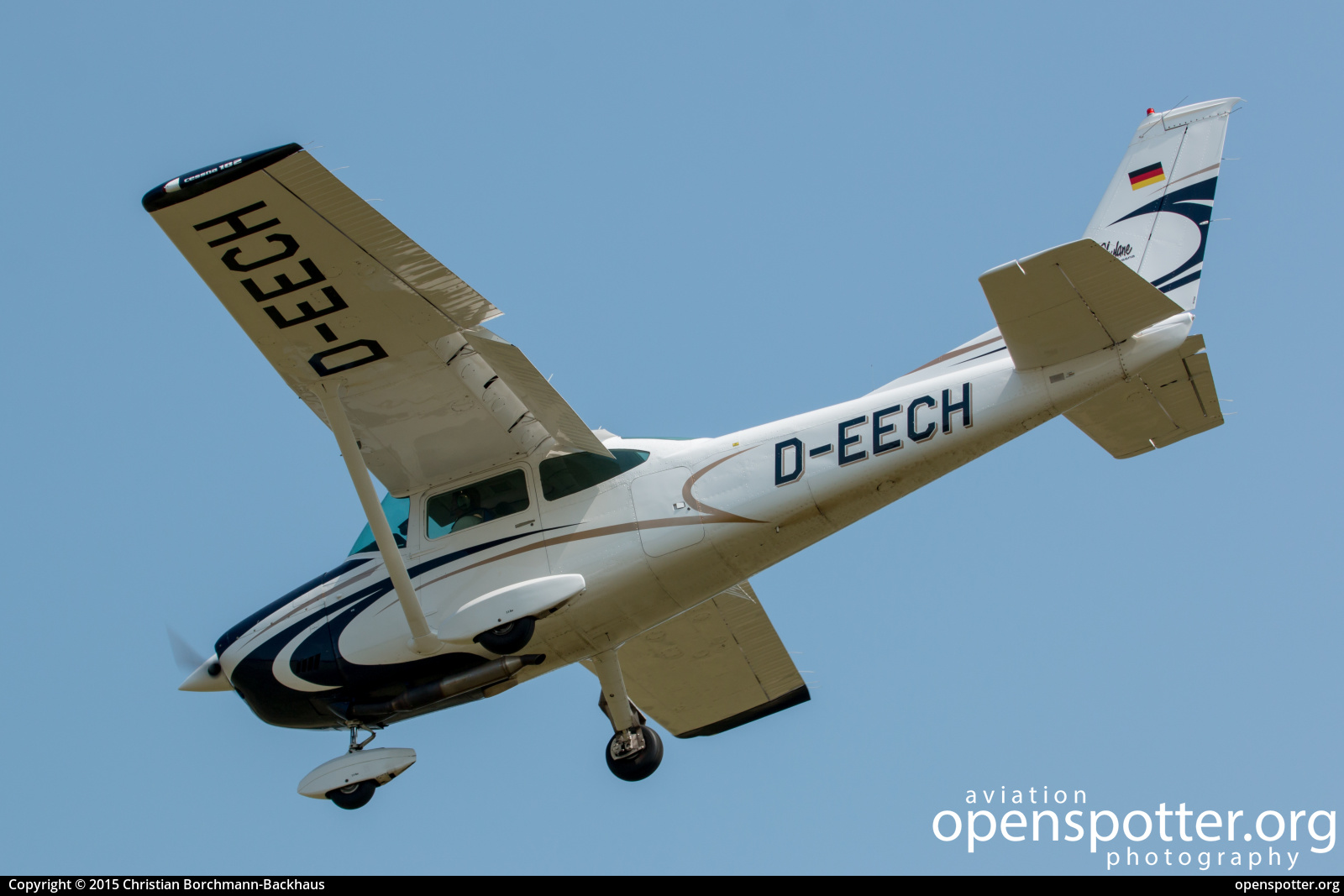 D-EECH - Private / Untitled Cessna 182P at Flugplatz Bienenfarm (EDOI) taken by Christian Borchmann-Backhaus | openspotter.org | ID: 68666